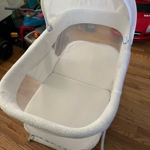 DREAM ON ME Insta Fold Bassinet